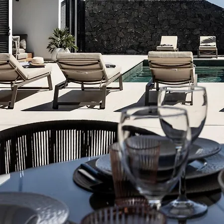 Luxurious Acebo 4 Bed 4 Bath Private Pool