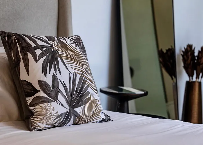 Luxurious Acebo 4 Bed, 4 Bath, Private Pool Villa *