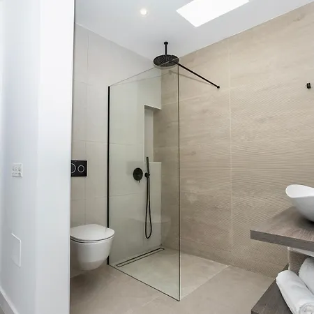 Luxurious Acebo 4 Bed, 4 Bath, Private Pool * Playa Blanca (Lanzarote)