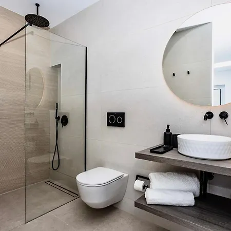 Luxurious Acebo 4 Bed, 4 Bath, Private Pool Playa Blanca (Lanzarote)