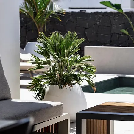 Luxurious Acebo 4 Bed, 4 Bath, Private Pool * Playa Blanca (Lanzarote)