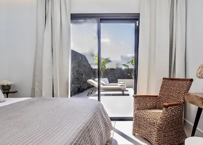 Luxurious Acebo 4 Bed, 4 Bath, Private Pool Playa Blanca (Lanzarote)