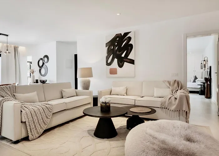 Luxurious Acebo 4 Bed, 4 Bath, Private Pool Willa