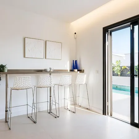 Villa Luxurious Acebo 4 Bed, 4 Bath, Private Pool *