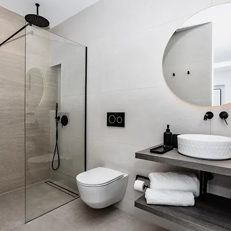 Luxurious Acebo 4 Bed, 4 Bath, Private Pool Villa *