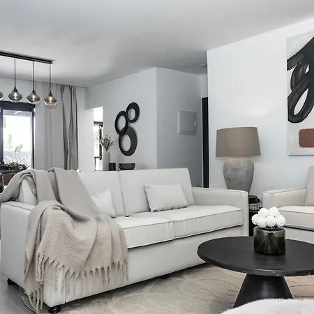 Luxurious Acebo 4 Bed, 4 Bath, Private Pool Playa Blanca (Lanzarote)