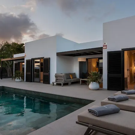 Villa Luxurious Acebo 4 Bed, 4 Bath, Private Pool