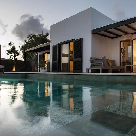 Villa Luxurious Acebo 4 Bed, 4 Bath, Private Pool *