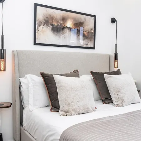 Luxurious Acebo 4 Bed, 4 Bath, Private Pool *