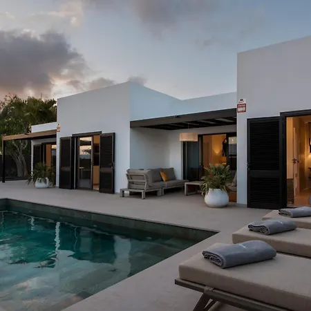 Luxurious Acebo 4 Bed, 4 Bath, Private Pool Vila *