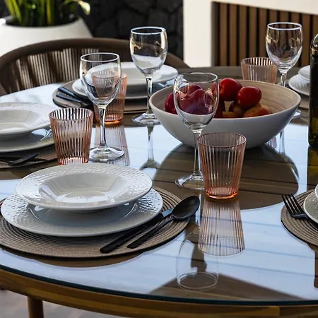 Luxurious Acebo 4 Bed, 4 Bath, Private Pool Vila