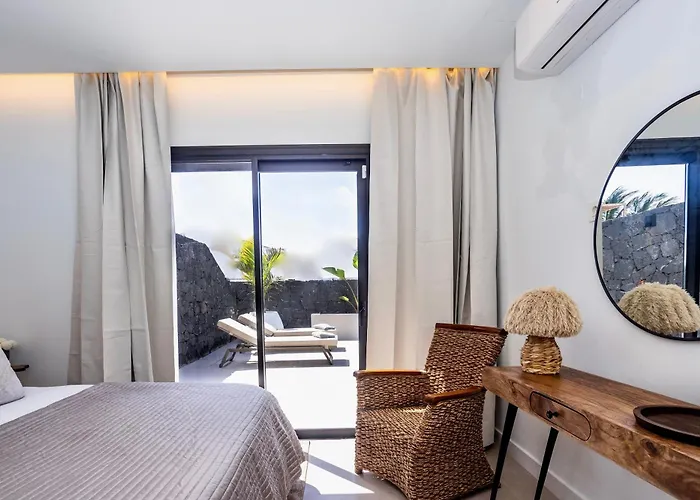 Luxurious Acebo 4 Bed, 4 Bath, Private Pool וילה