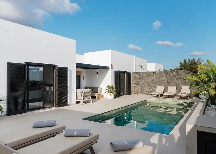 Luxurious Acebo 4 Bed, 4 Bath, Private Pool