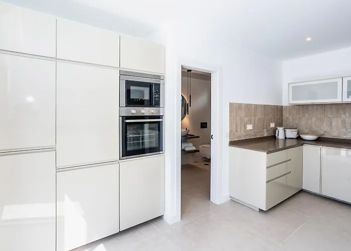 Luxurious Acebo 4 Bed, 4 Bath, Private Pool *