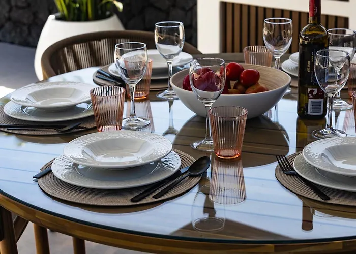 Luxurious Acebo 4 Bed, 4 Bath, Private Pool וילה