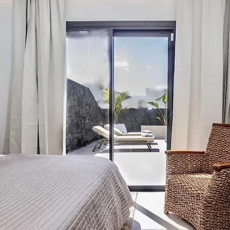 Luxurious Acebo 4 Bed, 4 Bath, Private Pool Playa Blanca (Lanzarote)