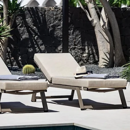 Luxurious Acebo 4 Bed, 4 Bath, Private Pool Villa
