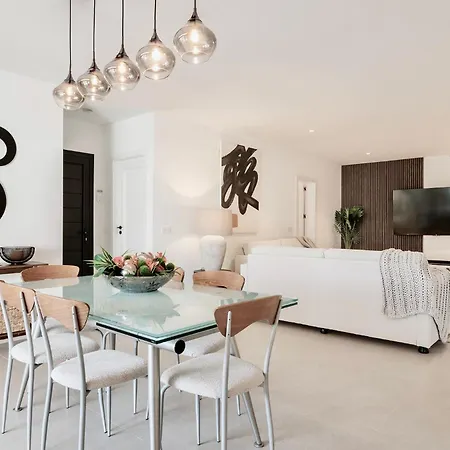 Luxurious Acebo 4 Bed, 4 Bath, Private Pool Villa Playa Blanca (Lanzarote)