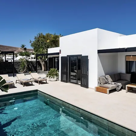 Luxurious Acebo 4 Bed, 4 Bath, Private Pool Villa Playa Blanca (Lanzarote)