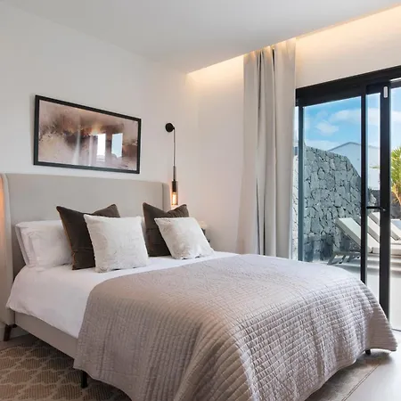 Luxurious Acebo 4 Bed 4 Bath Private Pool * Playa Blanca (Lanzarote)