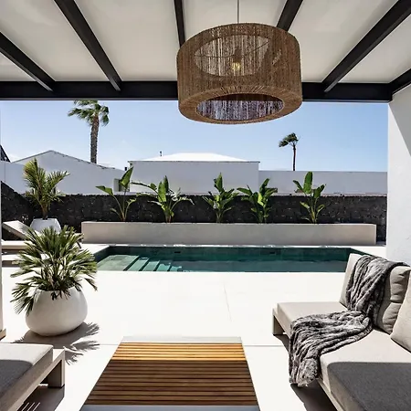 Luxurious Acebo 4 Bed 4 Bath Private Pool